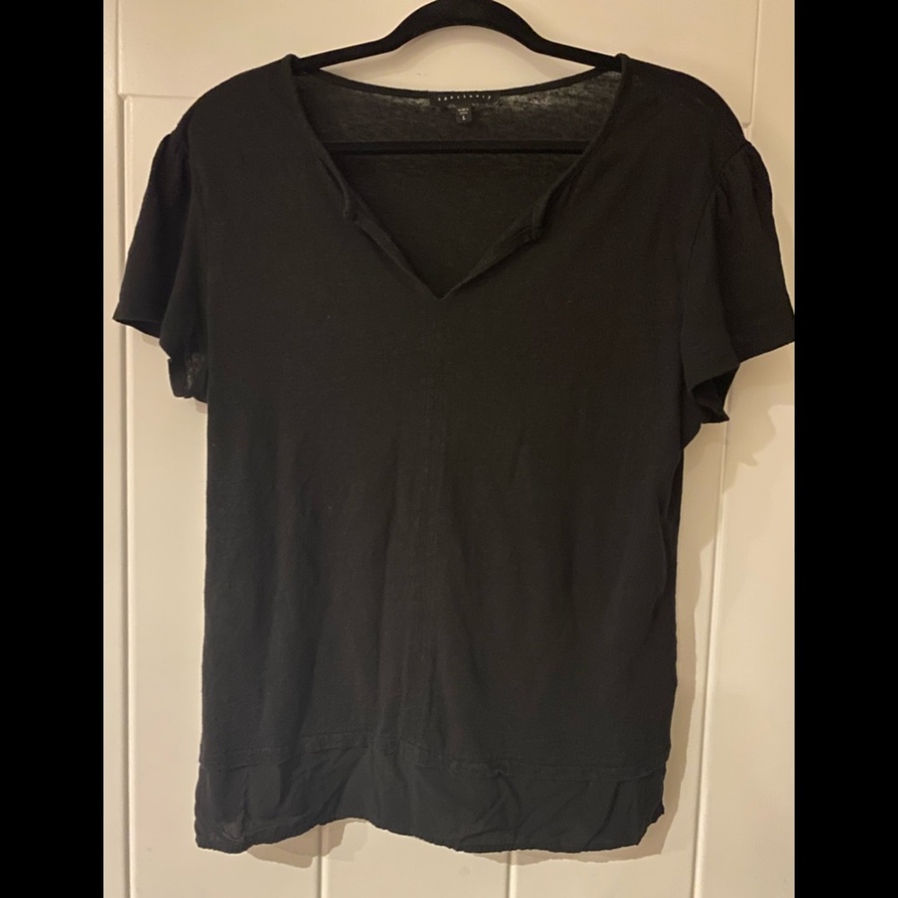 Linen notch neck tee, black. Large.